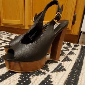 Never worn Steve Madden Jonnah Heels